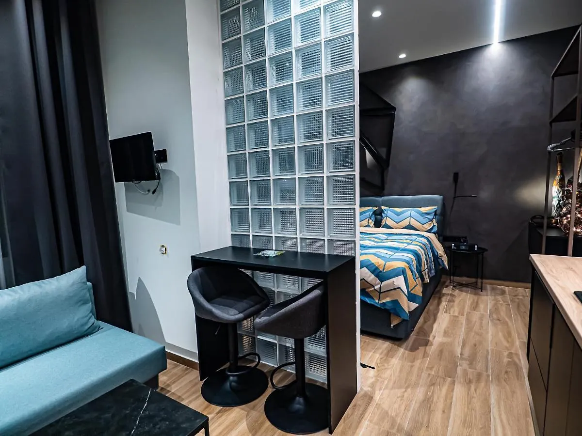 Room 11 Aristotelous Thessaloniki And-Mykonos Greece